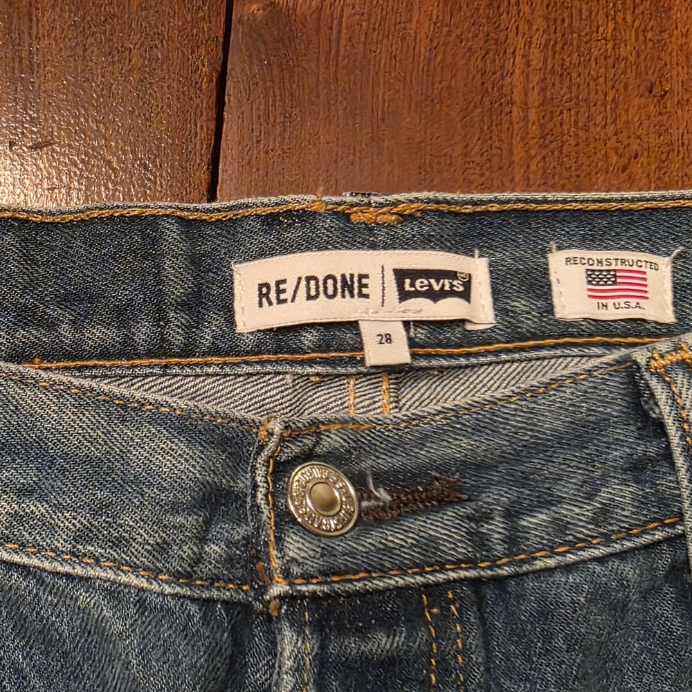 RE/DONE | Levi's 70s Straight in Indigo Ass Rip - Picture 3 of 11